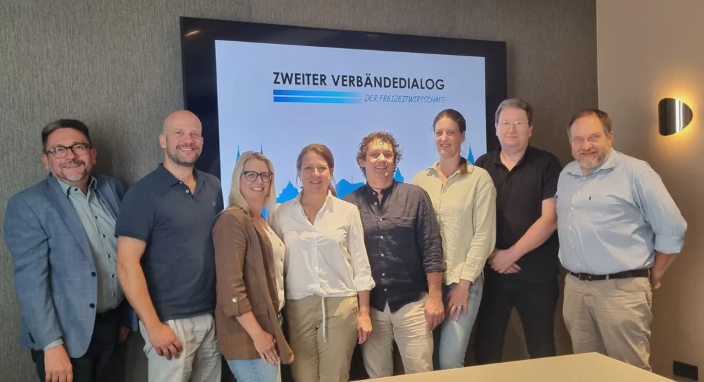 Gruppe von Teilnehmenden bei einem Netzwerktreffen